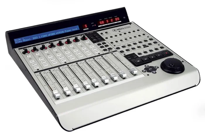 Mackie MCU Pro